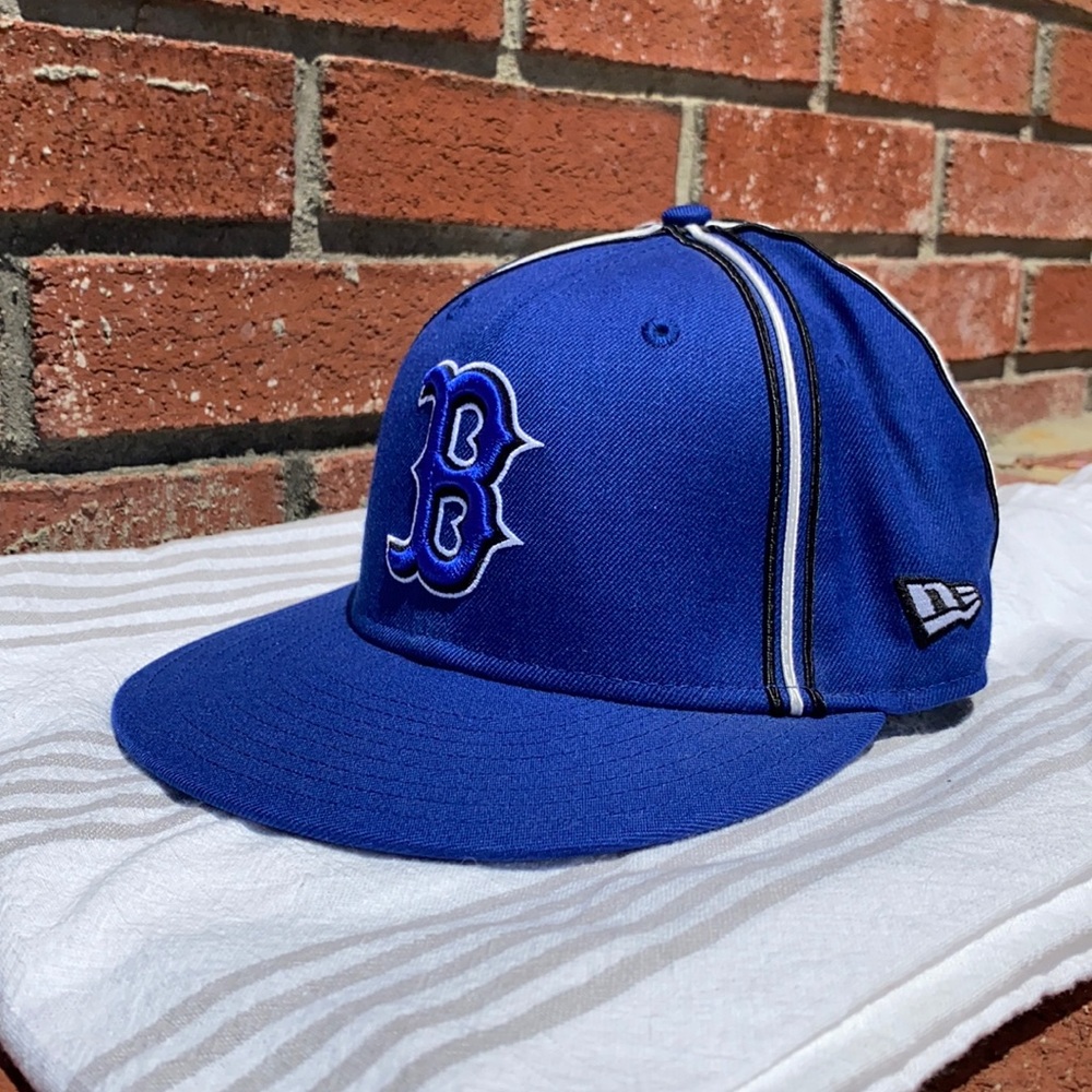 New Era fitted baseball hat